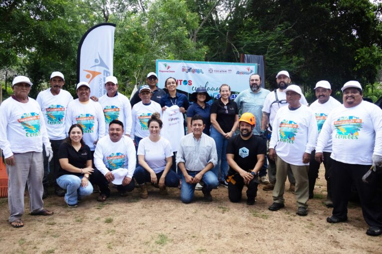 Retiran 100 kilos de basura de cenote en Tekit