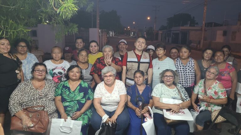 Mantiene Julián Bustillos cercanía y trabajo constante en las colonias