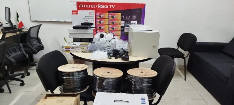 Mejoran infraestructura, equipamiento y espacios educativos en planteles del Cecytey