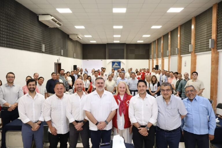 CANACO SERVYTUR MÉRIDA Y CRUZ ROJA MEXICANA FIRMAN CONVENIO DE COLABORACIÓN EN BENEFICIO DE LA COMUNIDAD