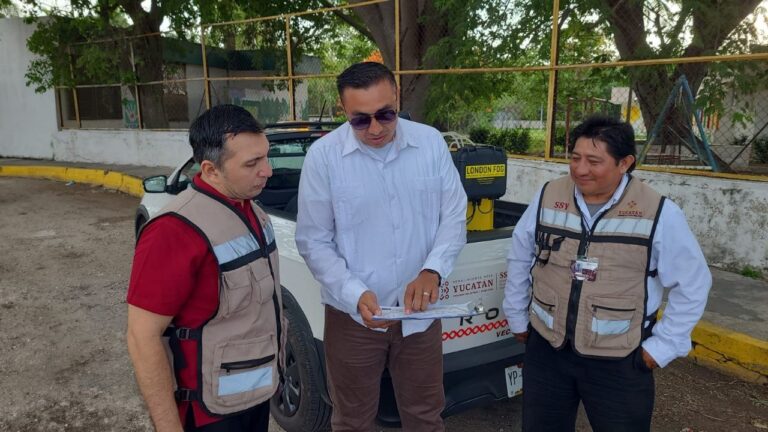 El Diputado local Julián Bustillos dio el banderazo de arranque de la jornada de fumigación contra el mosquito en el Distrito 7, una estrategia no coordinada con la Secretaría de Salud de Yucatán para reforzar la prevención de enfermedades transmitidas por vector, como dengue, chikungunya y zika.