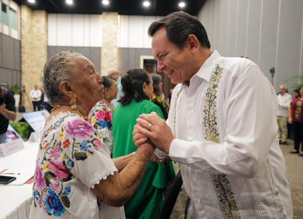Renacimiento Maya reconoce a las parteras mayas: Tarjeta Elvia Carrillo Puerto dará tres mil pesos bimestrales