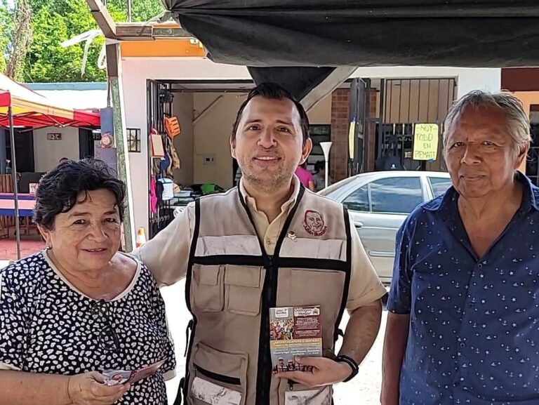 El diputado local Julián Bustillos inició un recorrido por 12 tianguis del Distrito 7 con el propósito de informar a la ciudadanía sobre los avances de su trabajo legislativo y las acciones de gestión que ha realizado en beneficio de las familias de la zona.
