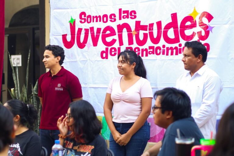 Ganadora del Premio Estatal de las Juventudes inspira a nuevas generaciones