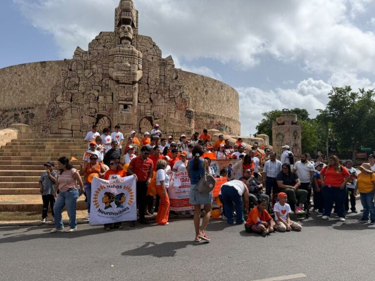 Realizan con éxito rodada y caminata pacífica por el Día Internacional de la Neurodivergencia TDAH en Mérida