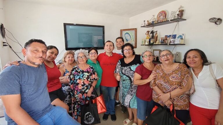 JULIÁN BUSTILLOS RECORRE COLONIAS Y CONOCE NECESIDADES Y EMPRENDIMIENTOS DE LAS FAMILIAS
