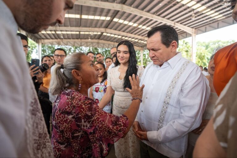 Pensión resuelta por el Issste, adeudo condonado y pozo en reparación: la atención a doña Josefina, día por día
