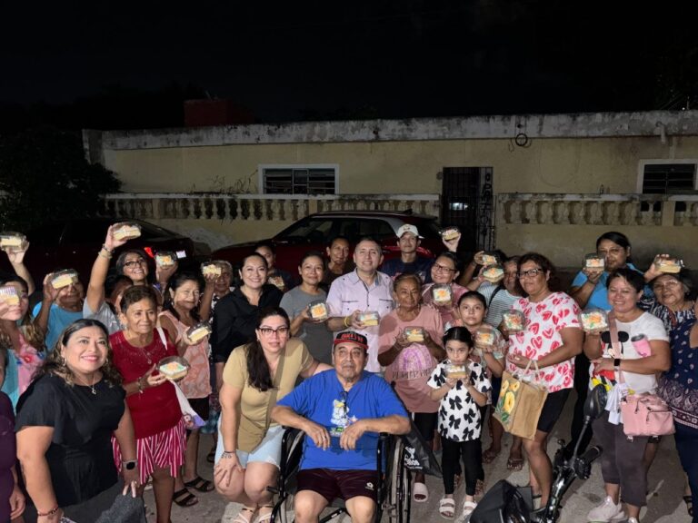JULIÁN BUSTILLOS REALIZA CUARTO TALLER DE REPOSTERÍA EN EL PORVENIR PARA IMPULSAR EL EMPRENDIMIENTO FEMENINO