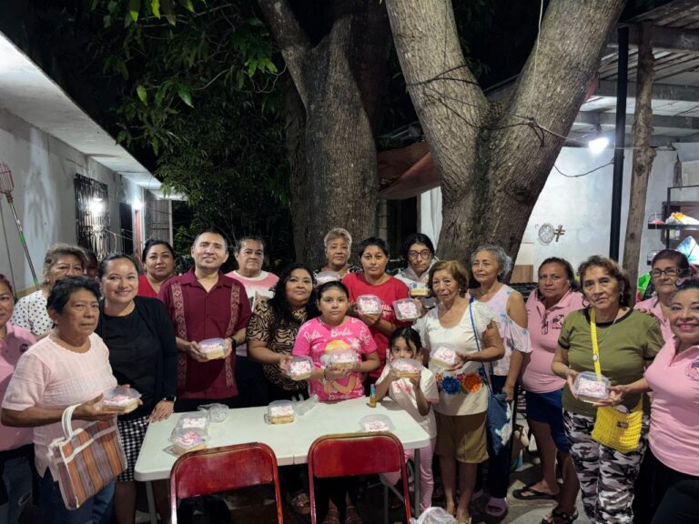 JULIÁN BUSTILLOS REALIZA QUINTO TALLER DE REPOSTERÍA EN DOLORES OTERO PARA IMPULSAR EL EMPRENDIMIENTO FEMENINO