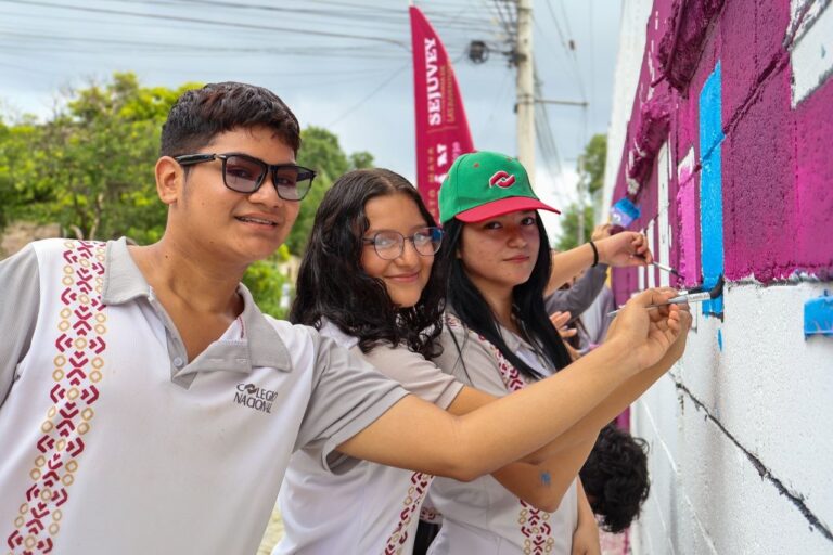 Juventudes de Yucatán se suman a la creación del Mural Temático más Grande del Mundo